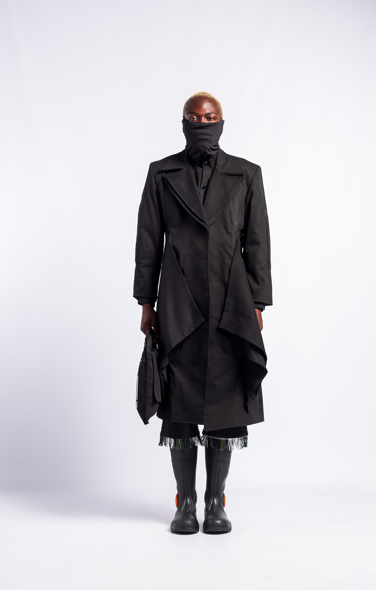 BLACK CLOUDS BUT THE MASSES COLOURBLIND SS21 - 19